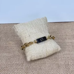 bracelet chaine doré et cartouche noire