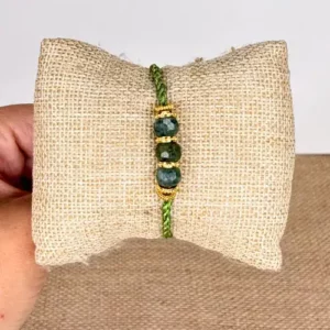 Bracelets cordon verts et perles vertes details doré