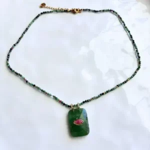 Composition collier bijoux pierres
