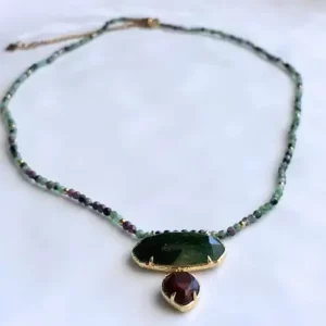 Composition collier bijoux pierres