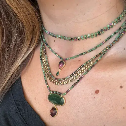 Composition collier bijoux pierres
